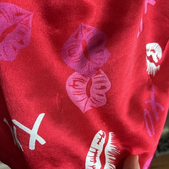 A’milano VINTAGE Satin Pj’s Red with Kisses and X&O’s Size Medium - Picture 10 of 14
